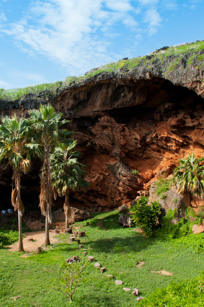 Makauwahi Cave